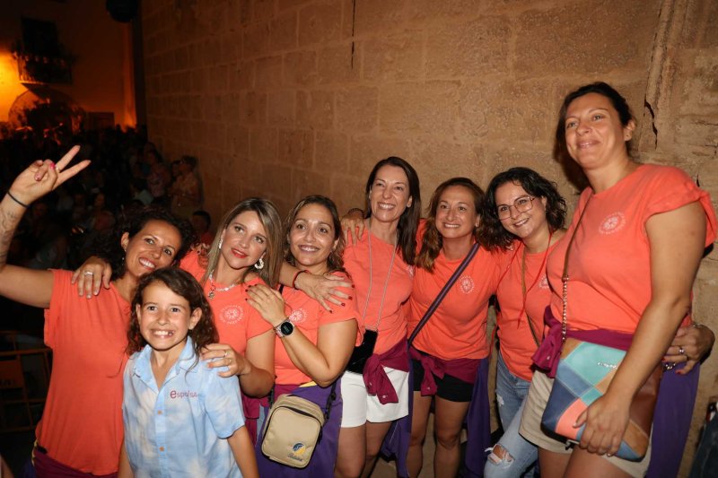 El pregó de Fogueres de Xàbia fa bullir la Plaça de l’Església El pregó de Fogueres de Xàbia fa bullir la Plaça de l’Església